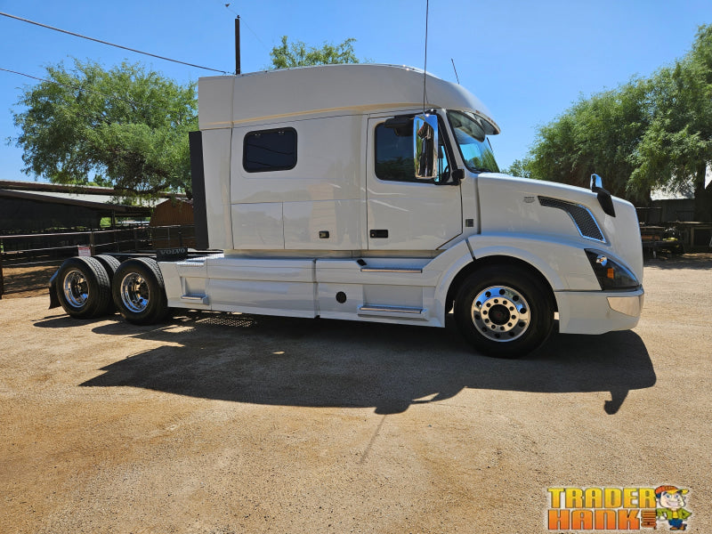 2018 Volvo HDT RV Horse Hauler – No CDL Automatic Transmission (AZ) FOR SALE! | Free shipping