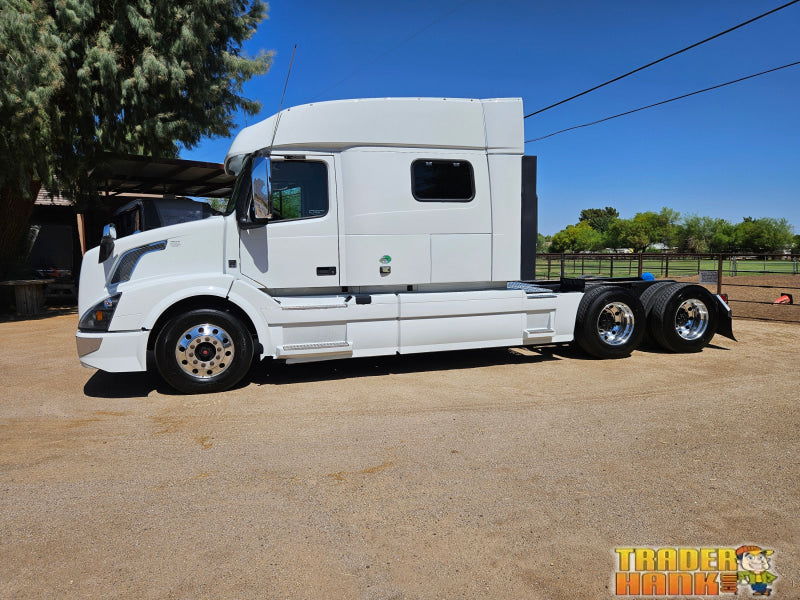 2018 Volvo HDT RV Horse Hauler – No CDL Automatic Transmission (AZ) FOR SALE! | Free shipping