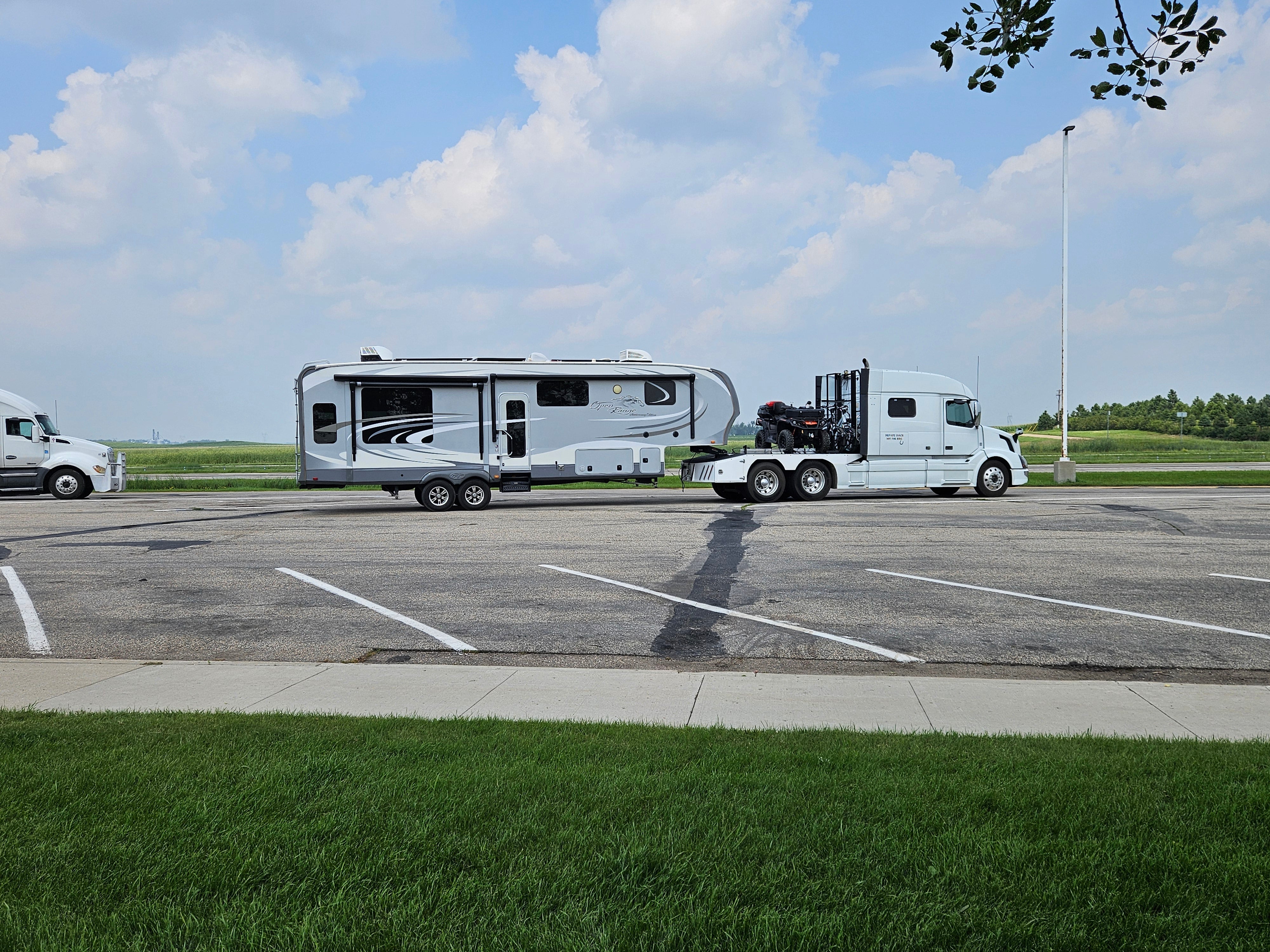 2017 Volvo VNL 730 Mid Roof HDT RV Hauler For Sale