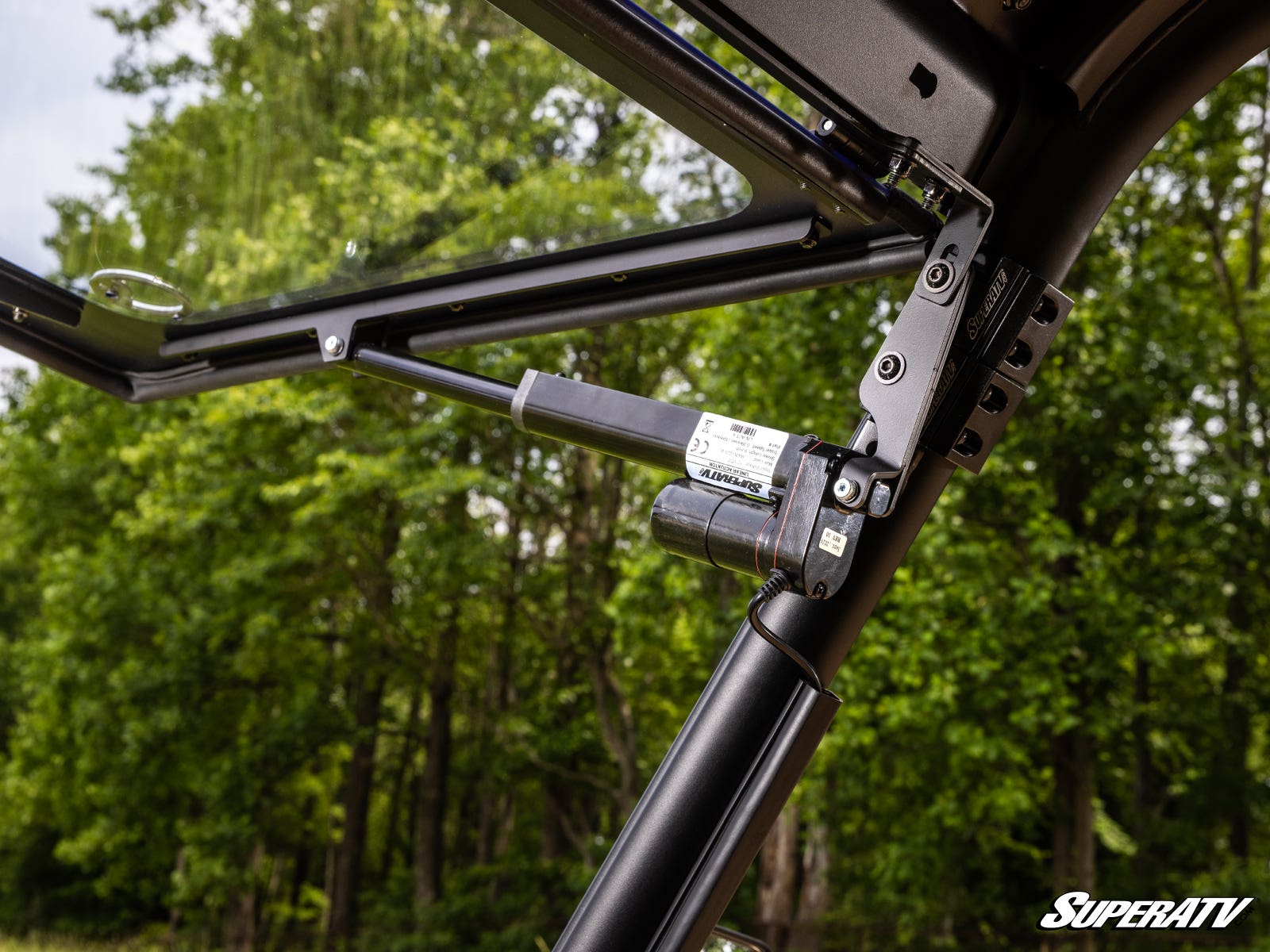 CFMOTO UForce 1000 MaxDrive Power Flip Windshield