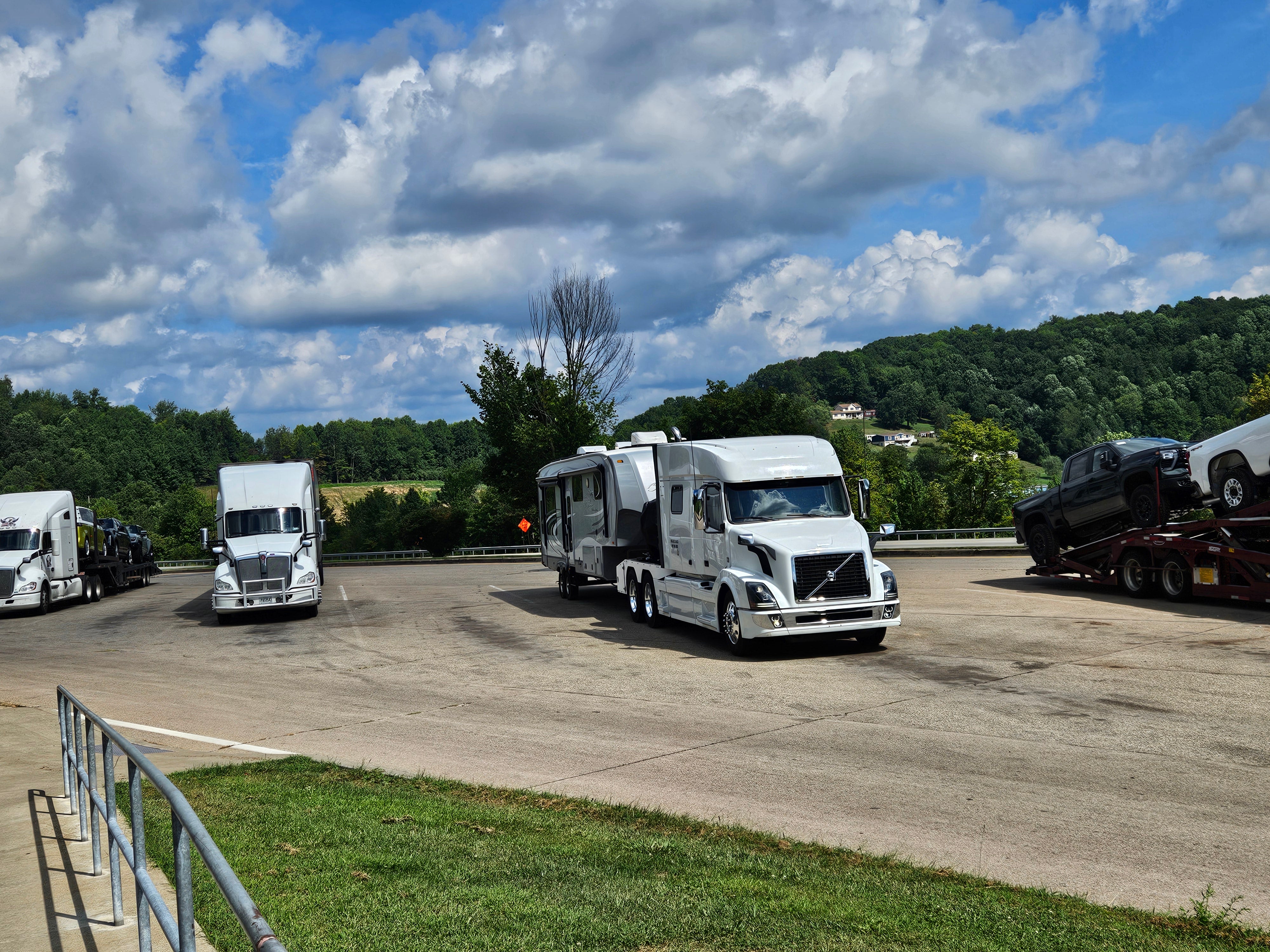 2017 Volvo VNL 730 Mid Roof HDT RV Hauler For Sale